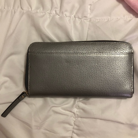 Gently used Kate spade wallet! - Picture 4 of 5